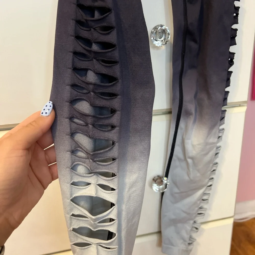 PINK Victoria's Secret Black and Gray Ombre Leggings - Picture 3 of 5